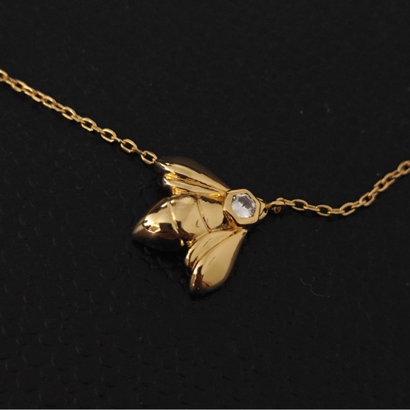 Chaumet 18K Gold Bee Charm Necklace with Sparkling Stone - Picture 7 of 7